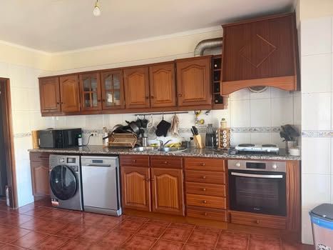 Vendo cozinha com pedra incluída e pia
