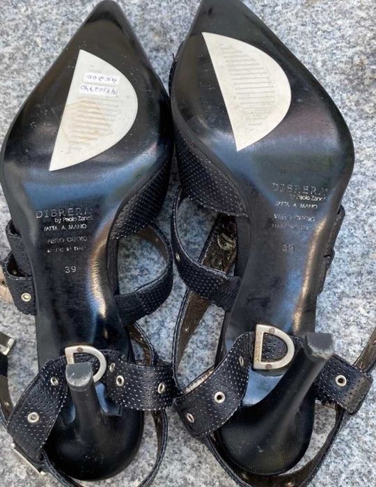 sapatos pretos Dibrera