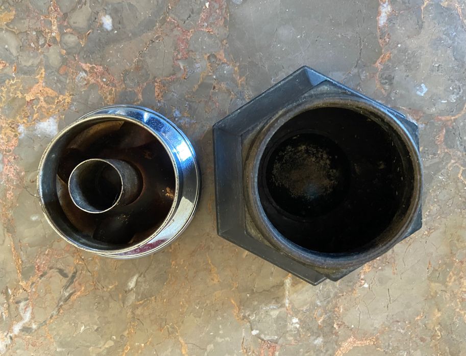 Cinzeiro deco no-fume made in england pat. nº 253518