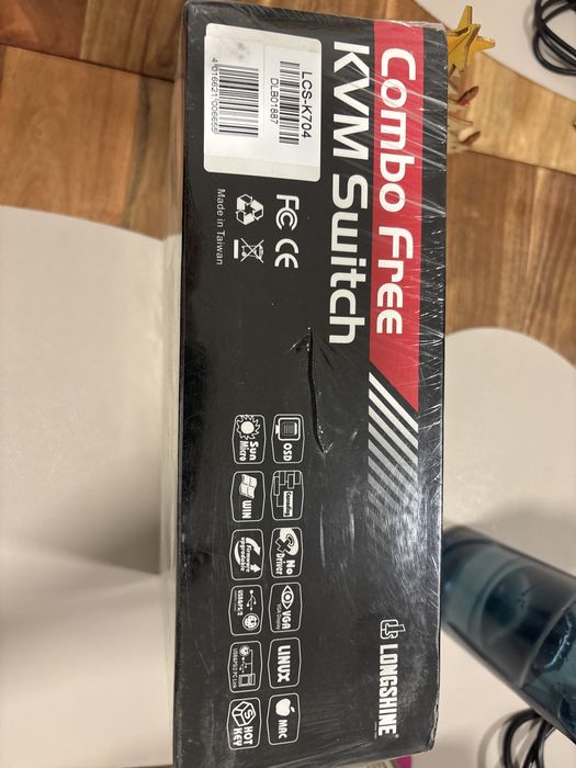 KVM 4 entradas VGA, teclado e rato