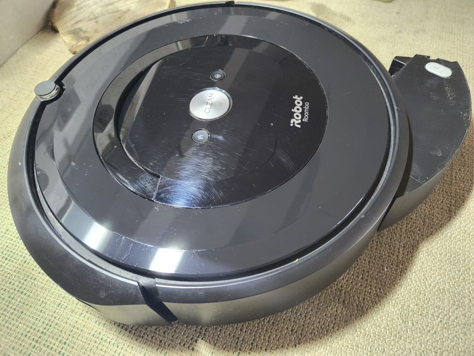 Робот пилосос Roomba e5