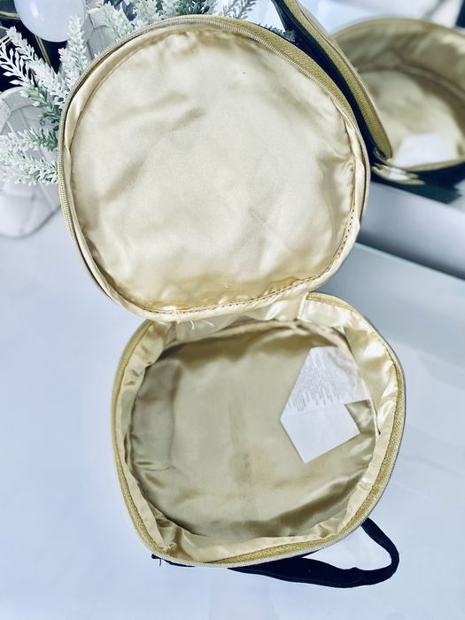 Kosmetyczka czarna okrągła avon