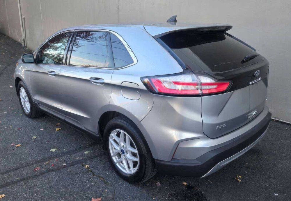 Ford Edge      2021