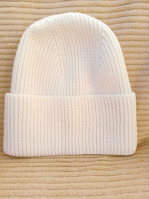 czapka z wełny Merino 100% ecru z wywinięciem okazja