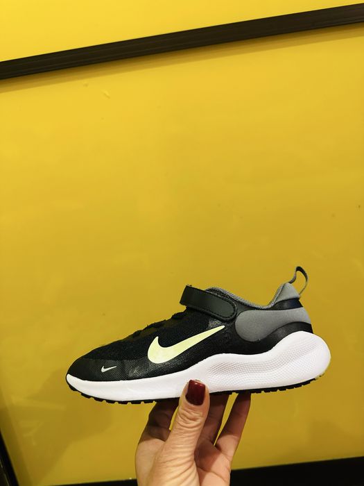 Кроссовки Nike Revolution 7 размеры 31 и 31,5
