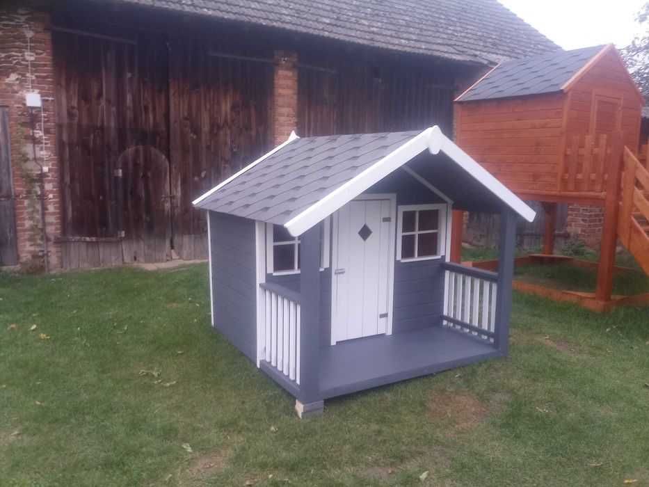 Domek drzwniany dla dzieci