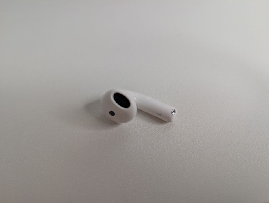 Apple Airpods 4 (3053) левый, оригинал