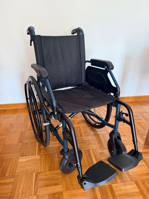 Cadeira de rodas em excelente estado - pouco uso