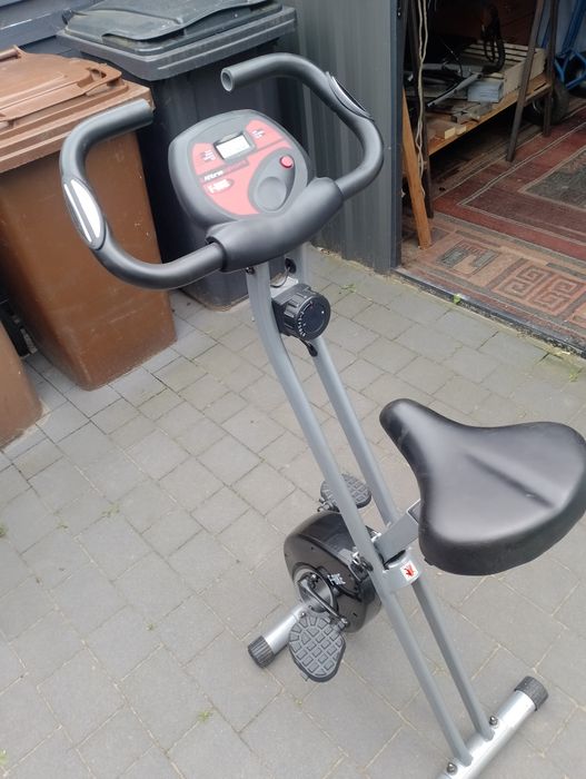 Rower stacjonarny magnetyczny.