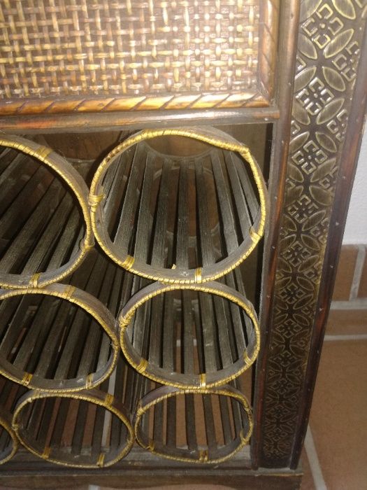 Mini Bar Garrafeira arte vintage em casquinha, palhinha e folha bronze