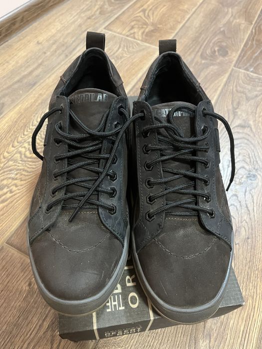 Чоловічі туфлі-кеди CATerpilar в гарному стані.