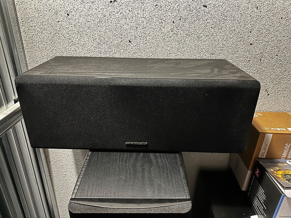 Kino domowe YAMAHA MusicCast RX-V4A + Pure Acoustics Nova 8 Czarny