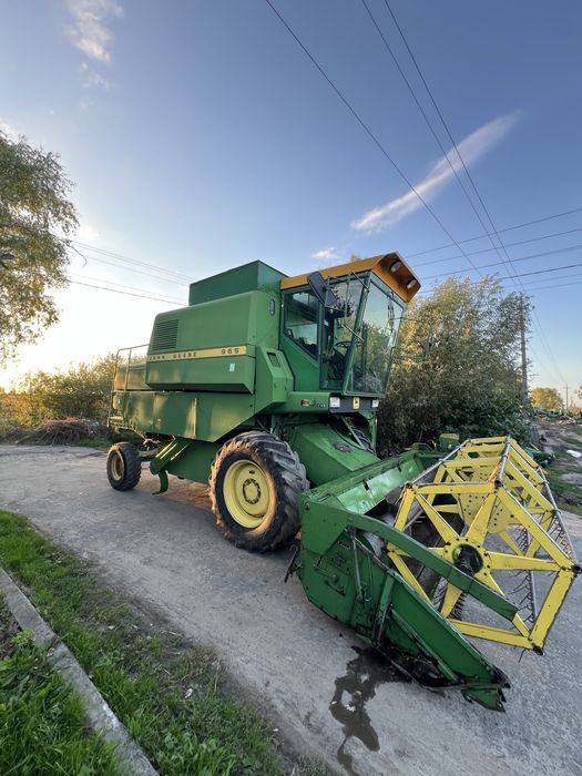 Свіжо привезений John Deere 965