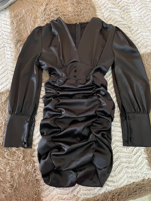 Сукні, коктельні, повсякденні, гортай карусель