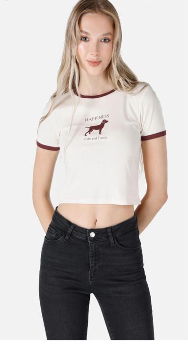 Біла футболка з короткими рукавами та круглим вирізом для жінок