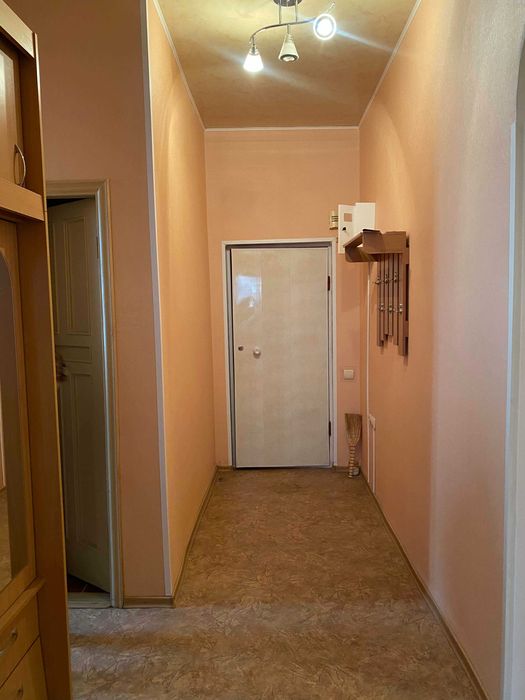Продаю двокімнатну квартиру у Центрі, по вул. Бедзая. Автономне опалення. Сертифікат