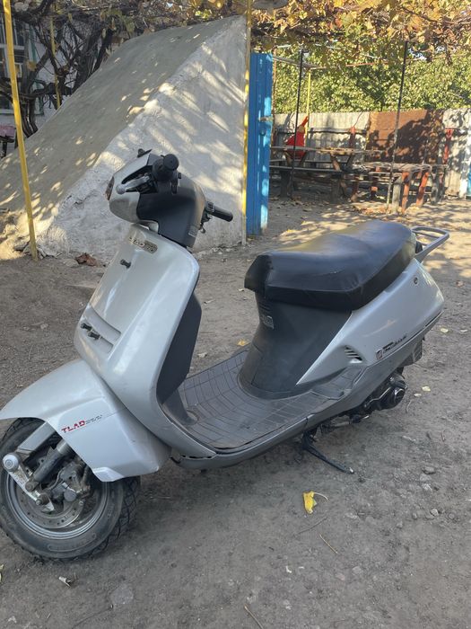 Скутер Honda Lead 90