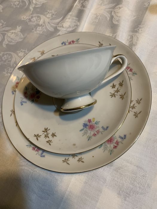 Various Tea Sets64585253233537122