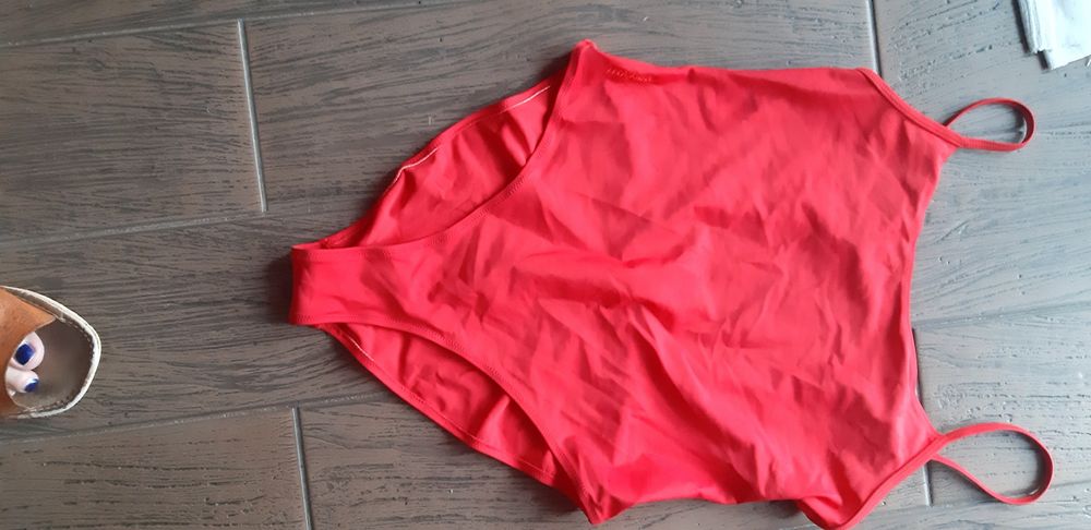 Decatlon  strój kąpielowy sprzedam rox44