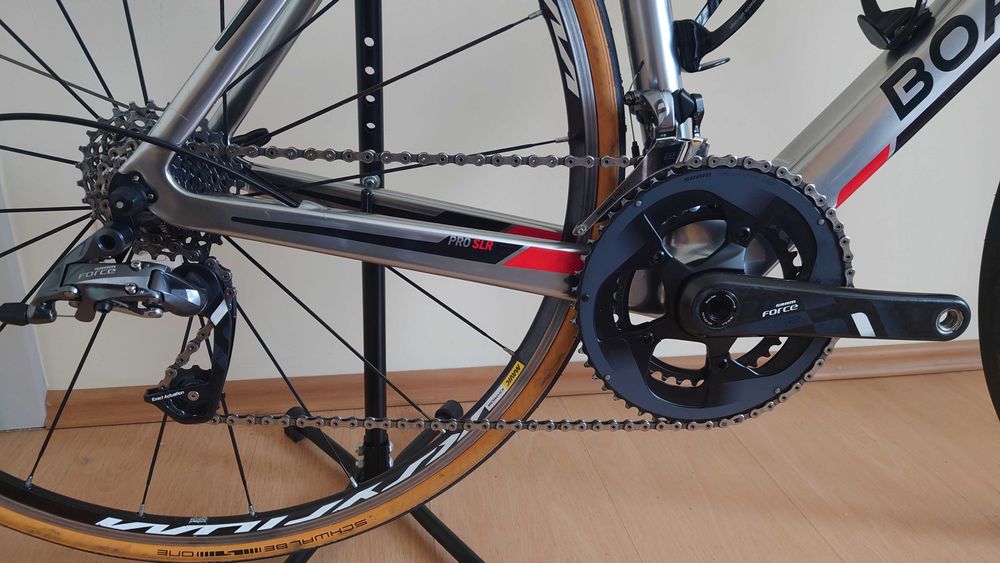 Rower szosowy Boardman C8 PRO SLR