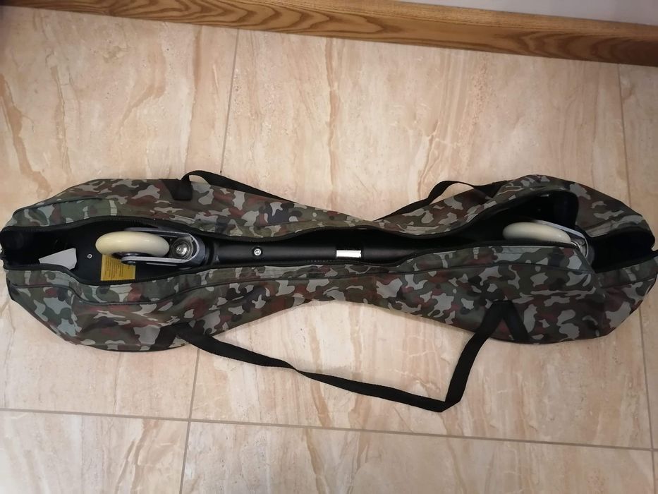 Waveboard z świecącymi kołami