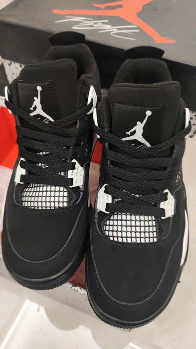 Buty męskie_Jordan_4_Retro_White_Thunder R.39