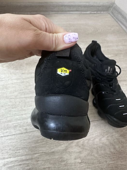 Продам кроси Air