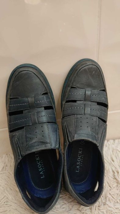 Buty męskie letnie, lekkie ze skóry naturalnej  od Lasocki