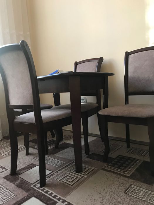 Стіл і 4 стільці