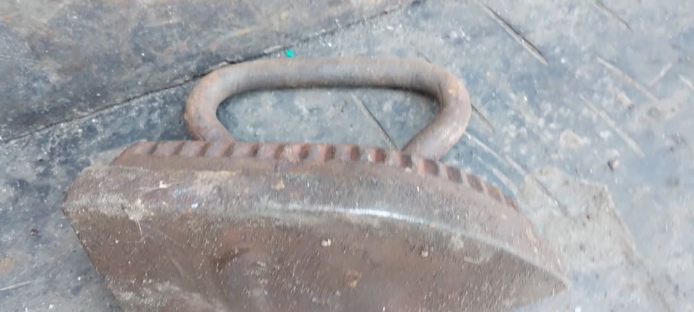 Утюги железные разные