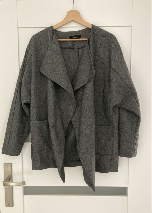 Blezer z szerokimi klapami