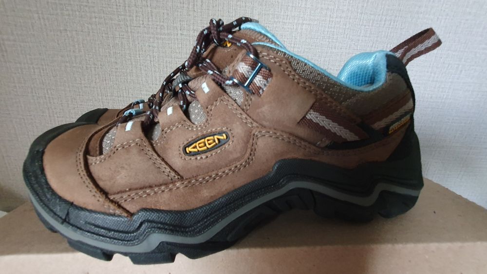 Продам туристические кроссовки KEEN р.37
