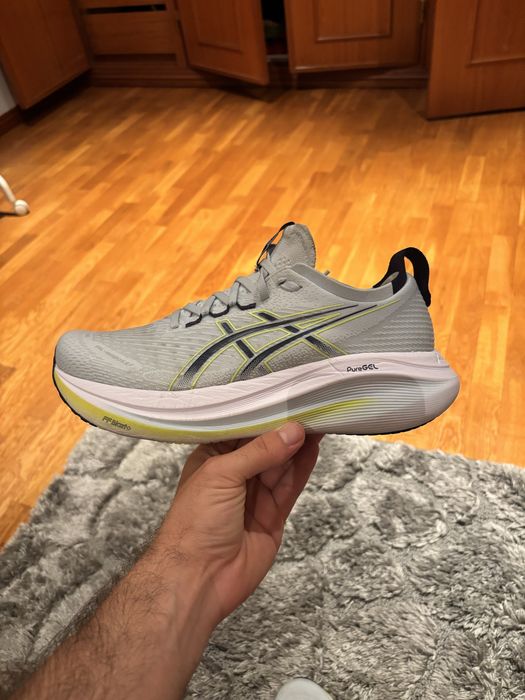 Asics Nimbus 27 com pouco uso