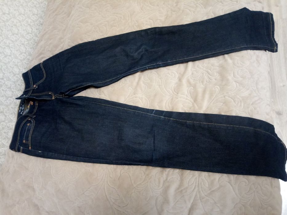 Красиві жіночі джинси