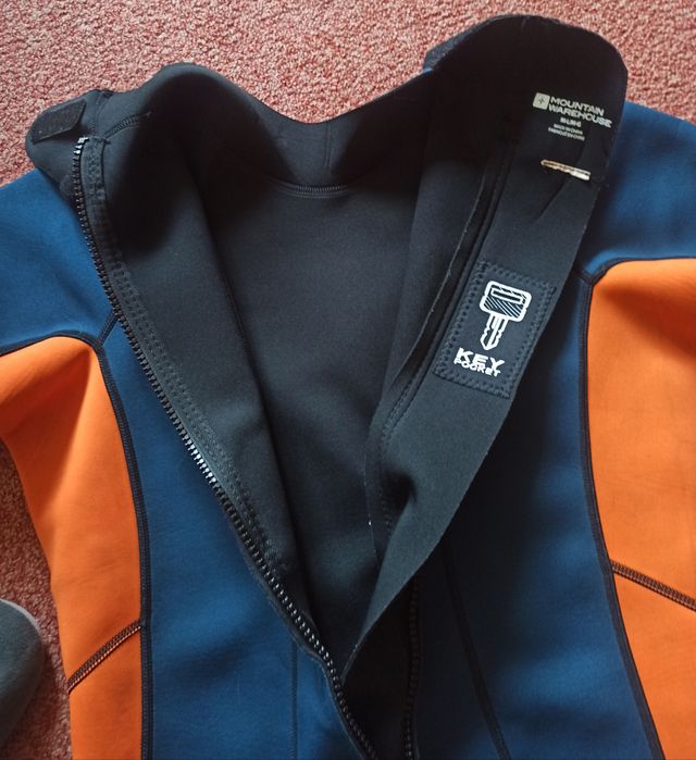 Чоловічий гідрокостюм