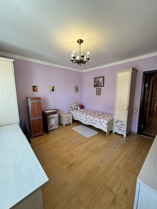 Продам 3-к квартиру 121 м² біля м. Мінська | Елітний будинок