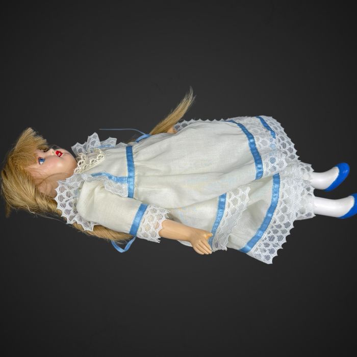 Lalka porcelanowa kolekcjonerska blondynka 35 cm B61/020901