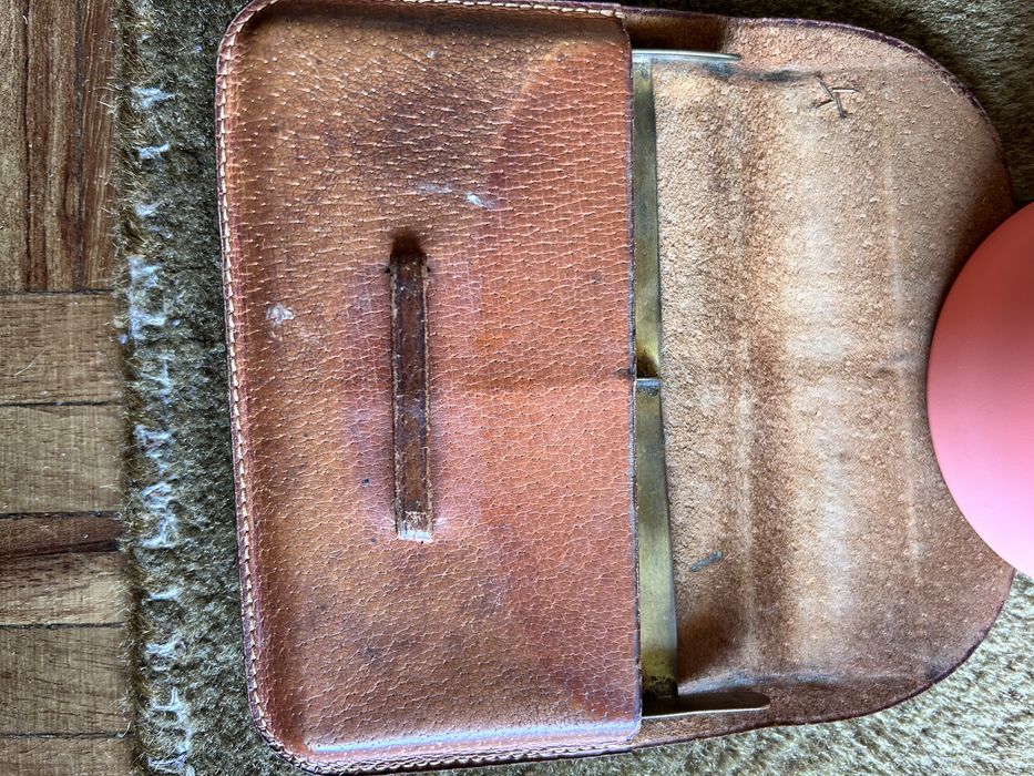 Porta cigarros em pele