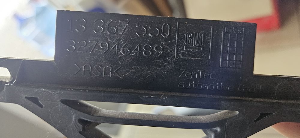 Kratka i listwa zderzaka OPEL ASTRA J GTC OPC