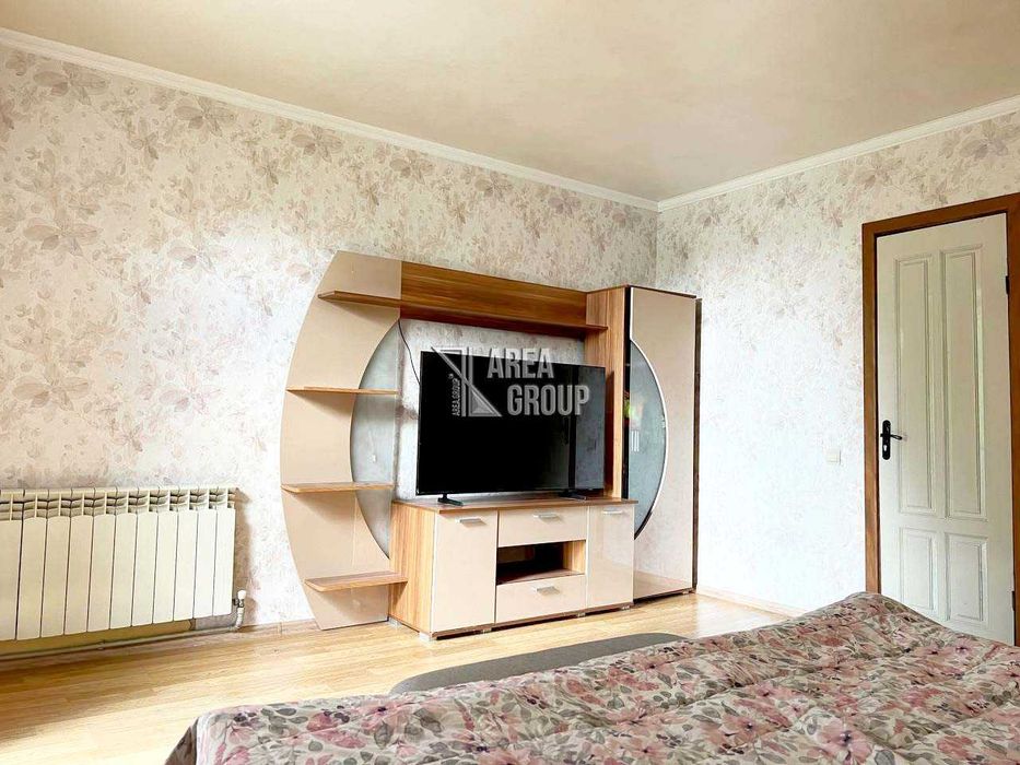 Продається просторий будинок.