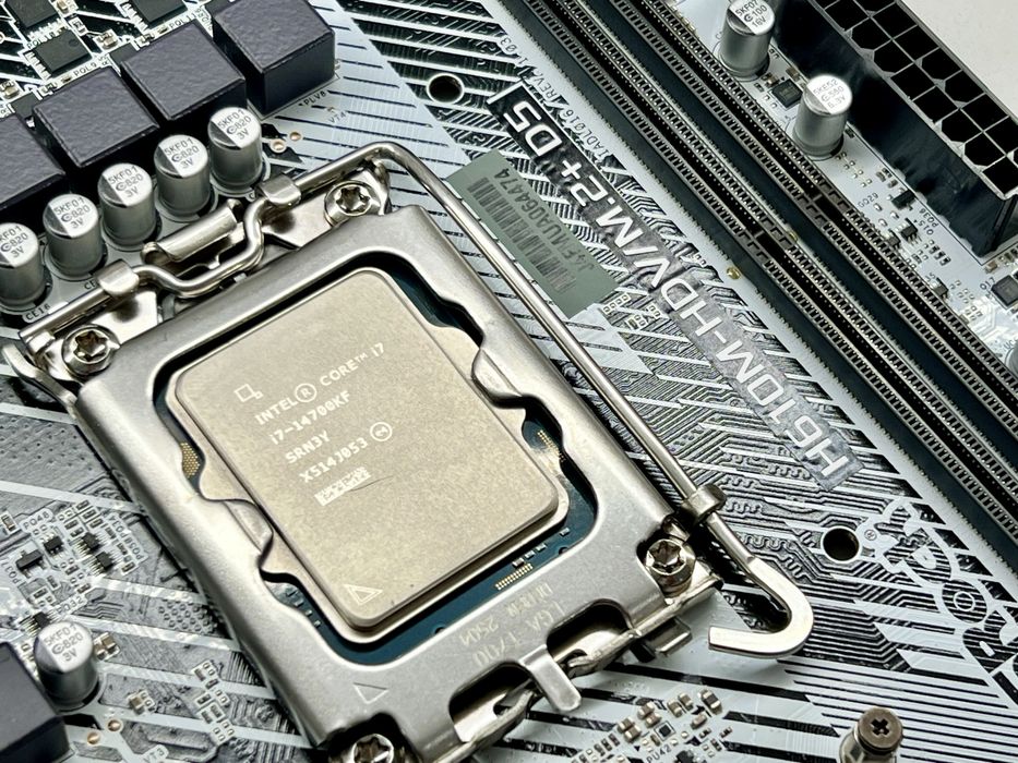 Bundle Intel Core i7-14700KF + ASRock H610M-HVS/M.2 D5 + Thermalright Assassin X 120