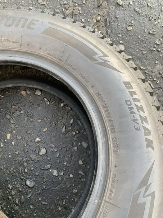 Шина 205/70 R15 1 шт Bridgestone 10,5мм, 2021р