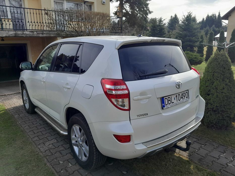 toyota RAV4 2010r silnik 2,0 benzyna pierwsza rejestracja 2011r 4x4