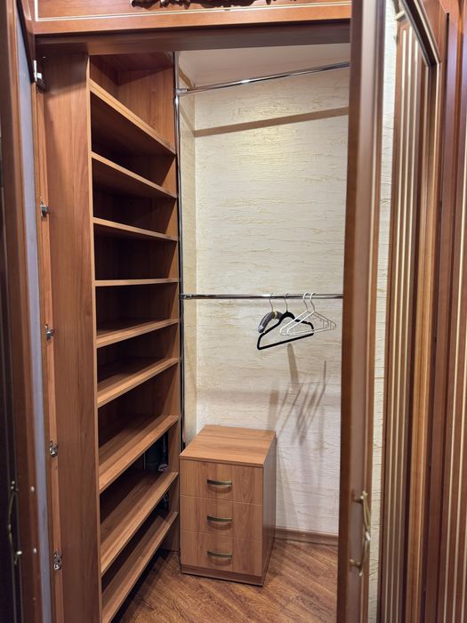 Сдам 4-х комнатную квартиру 150 м кв в кирпичном доме на ул. Тополевая