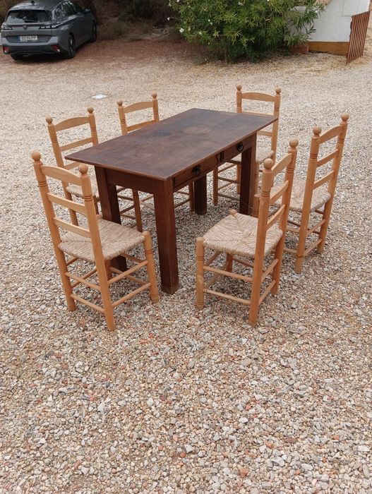 Mesa de jantar com 6 cadeiras