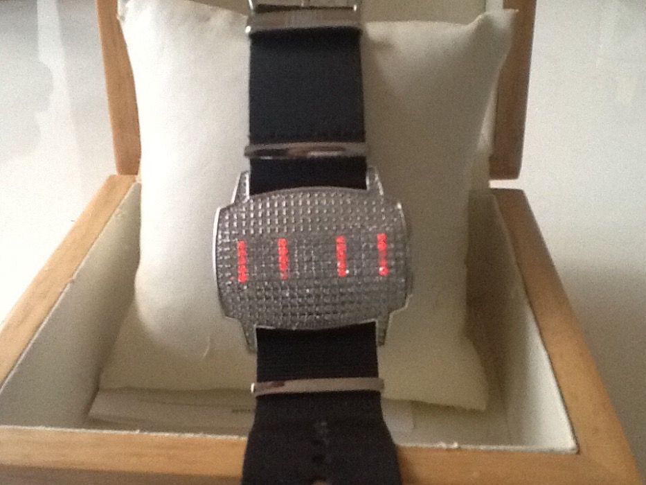 Relogio Leds raro marca Light Time