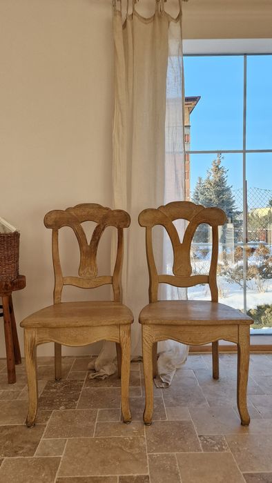 Krzesła dębowe lekko bielone, solidne  ciężkie