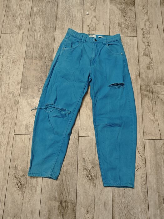 Spodnie jeansowe niebieskie Bershka balloon L 100 % bawełna z dziurami
