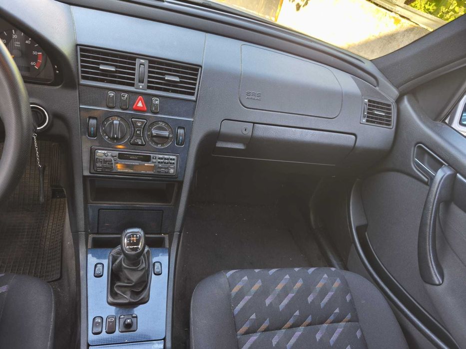Mercedes-Benz C 250 — fotografia 11