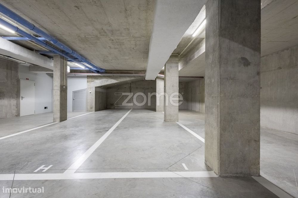 Apartamento T4 Duplex Novo no Prestigiado Edifício Alameda